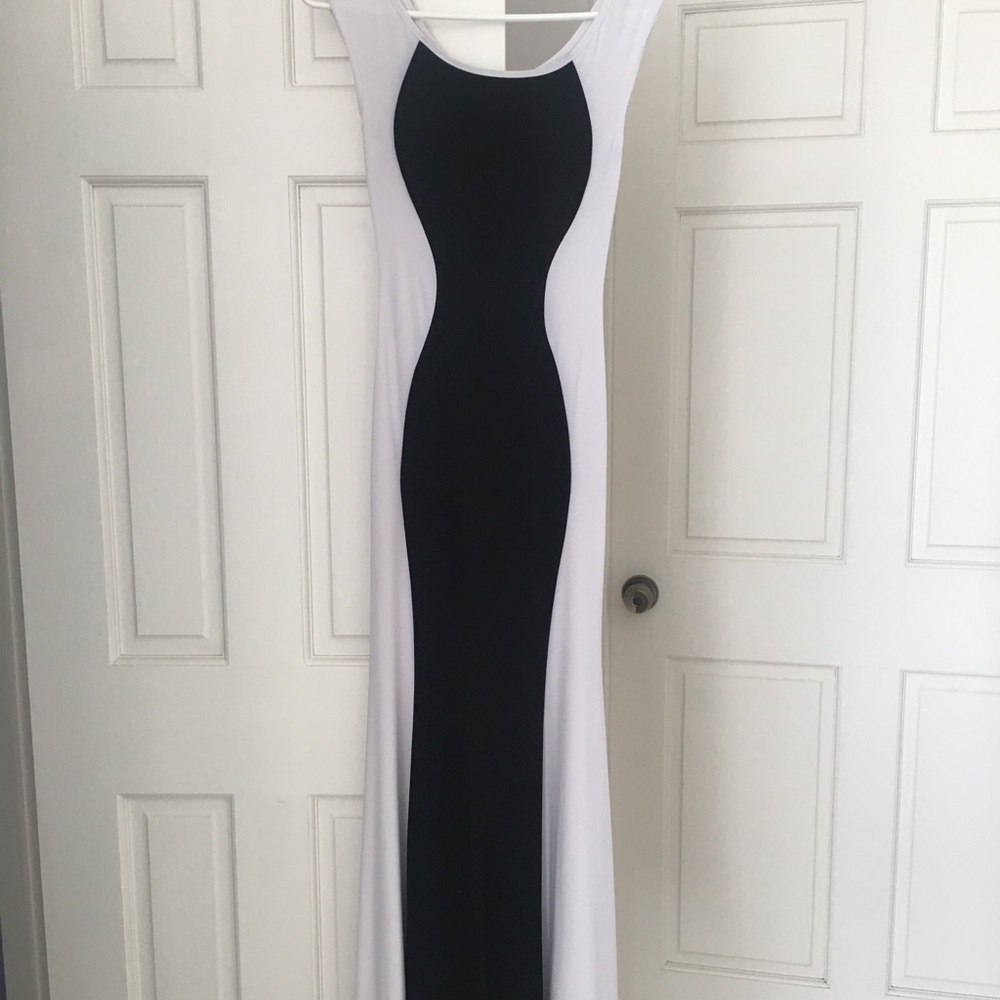 Black & white dress maxi dress.